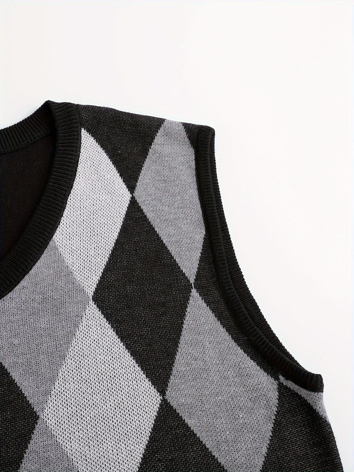 Lightweight Puffer Vest for Men | V Neck Warm Winter Layer