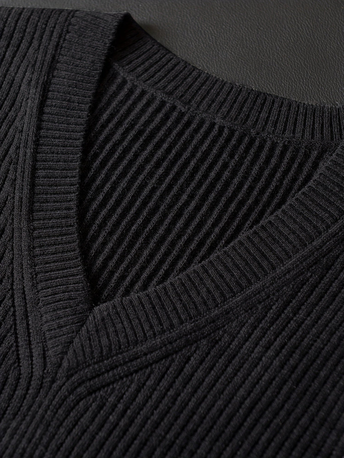 Lightweight Puffer Vest for Men | Ribbed Oversized Winter Outerwear